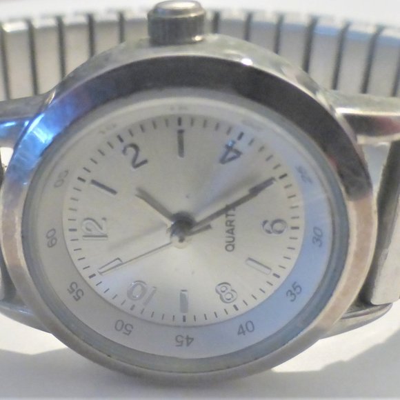 WTC - 7x VINTAGE WATCHES Vintage Watch Water Resistant Watch Carriage Bell Q & Q - Picture 3 of 15